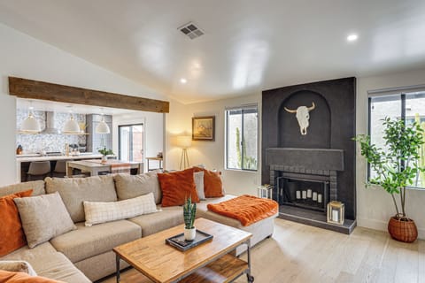 Mesa Vacation Rental | 3BR | 2BA | 1,500 Sq Ft | Threshold Step to Enter