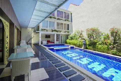 Holiday Home Swimming Pool