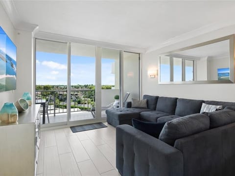 Nice open Main Living Area out to Balcony