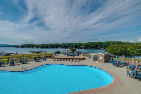 Huddleston Vacation Rental | Studio | 1BA | 300 Sq Ft