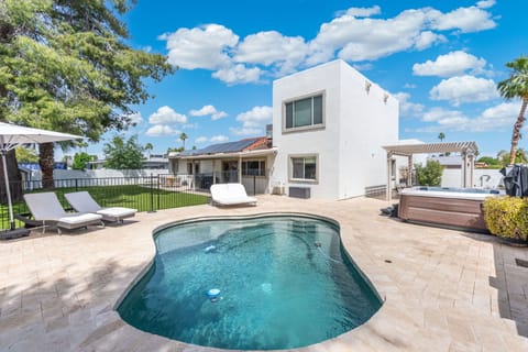 Modern home with private pool and hot tub, perfect for relaxing