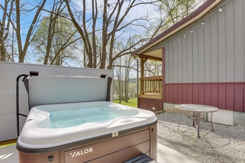 Laurelville Vacation Rental | 2BR | 1BA | 1,280 Sq Ft