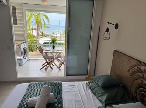 Studio bedroom at Mya Evasion 119 Tartane, perfect for relaxing stays.
