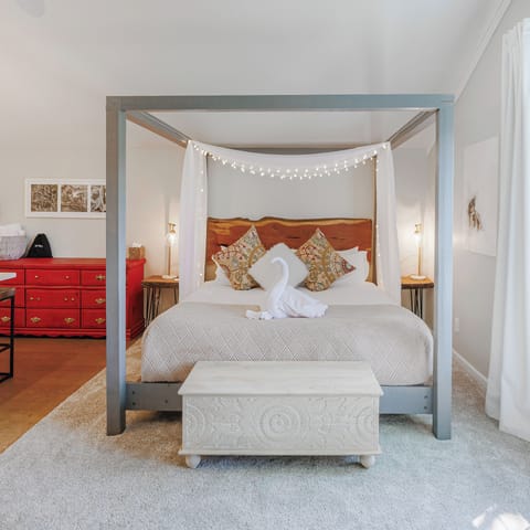 King bedroom.