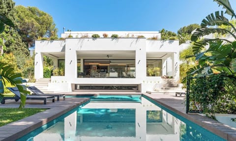 Private heated swimming pool.