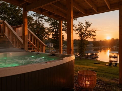 Outdoor spa tub