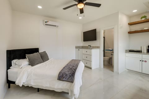 South Padre Island Vacation Rental | Studio | 1BA | 450 Sq Ft