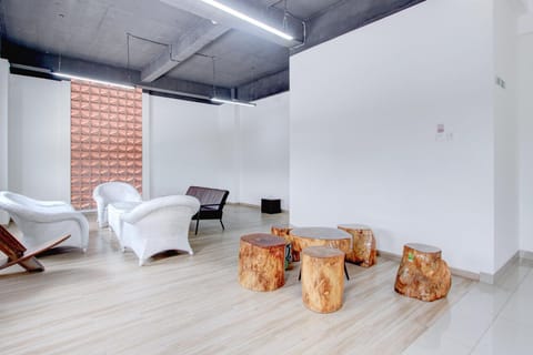 Entrance / Reception