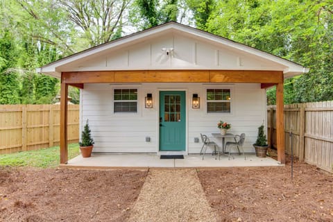 Atlanta Vacation Rental | 1BR | 1BA | 400 Sq Ft | 2 Steps to Enter