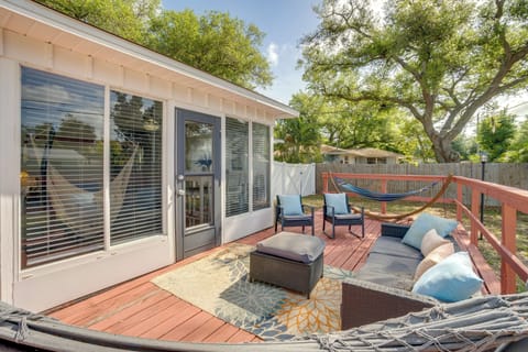 Venice Vacation Rental | 2BR | 1BA | 900 Sq Ft