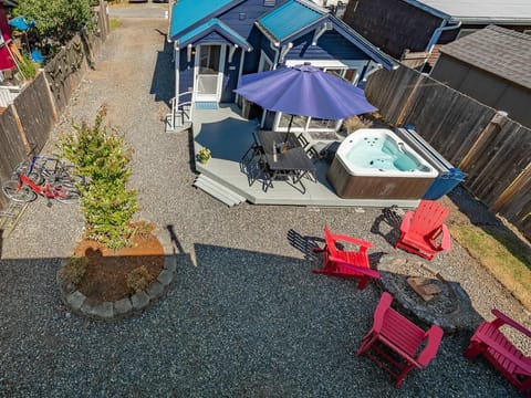 The perfect outdoor entertainment spot.  Your family and friends will enjoy roasting hot dogs, soaking in the hot tub and lots of outdoor space.
