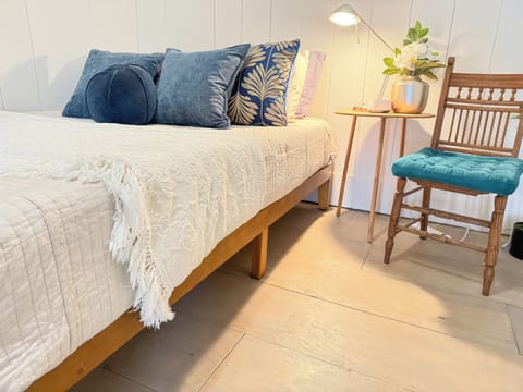 queen memory foam bed