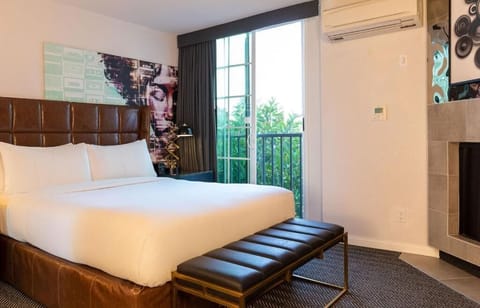 Wake up to treetop views and soft, restful morning light.