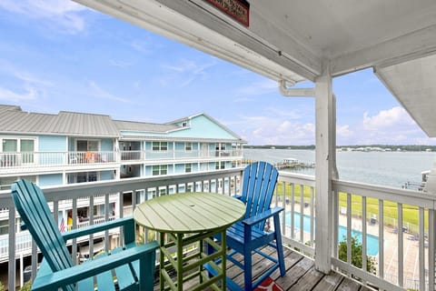 Lagoon Run 312 - Scenic balcony overlooking both the pool and lagoon.
