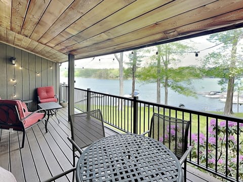 Welcome to Lakeview Retreat, Your Lakefront Escape at Deep Creek Lake!
