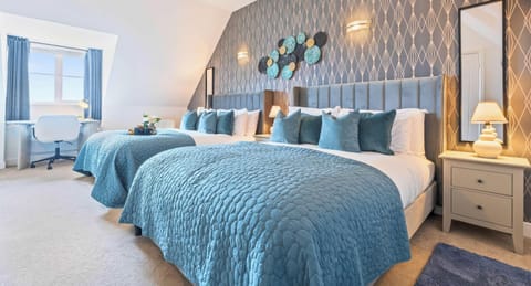 BEDROOM 4 (SECOND FLOOR) | PLENTY OF NATURAL LIGHT FOR A RELAXING STAY