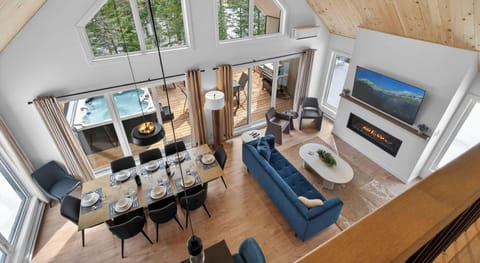 "We booked this Chalet for a group of 13, and it exceeded every single expectation. A huge highlight for us was that every bedroom has its own private, full bathroom—which is amazing for a group of our size!" Rumit (Toronto)
