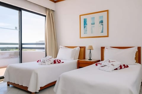 Unpack and relax by the window with airy, quiet vibes.