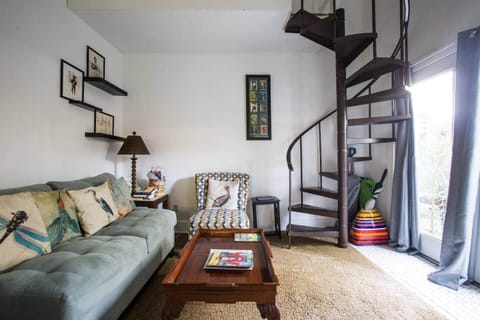 the apartment is filled with local art, books about New Orleans and local newspapers with information on what is happening in NOLA during your visit. 