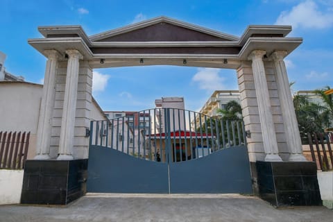 Entrance / Reception