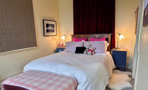 Overton Suite - Queensize Bed