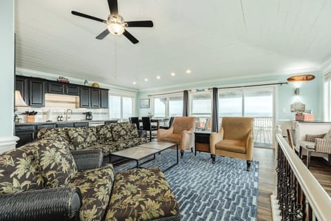 Upstairs Living Area 