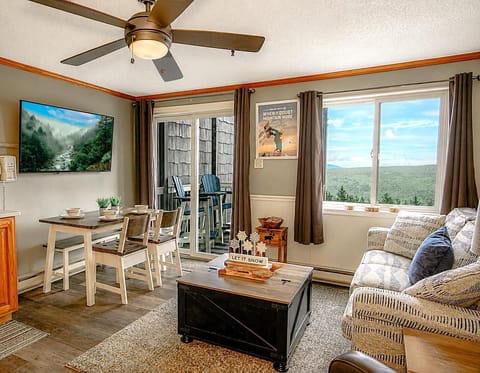 Welcome to Mountain Lodge 184, a beautifully modern retreat and the perfect home base for your mountain getaway!