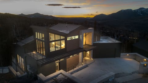 A truly exceptional home. Thoughtfully designed and built in 2026. The newest vacation rental home in the Telluride Region. Either summer or winter with direct ski access on the Sundance Ski Run. The hiking and mountain biking trails,just outside the door are calling you!