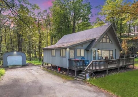 Enjoy peaceful evenings on the deck surrounded by nature's beauty!