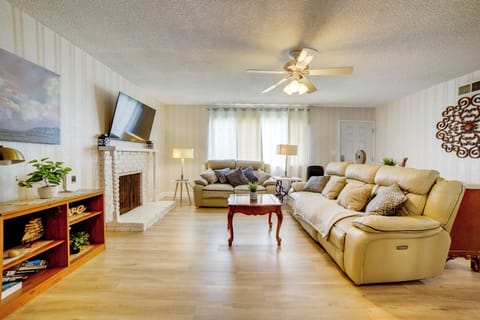 Riverside Vacation Rental | 3BR | 2BA | 800 Sq Ft | 1 Step to Enter