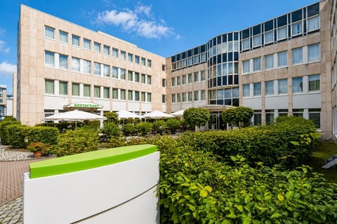 Hotel Exterior [summer]