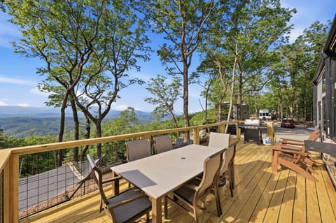 Deck with dining and grill 
