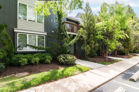 Welcome to your charming Eagles Landing getaway, a bright and welcoming coastal home nestled in a peaceful community just minutes from Rehoboth Beach.