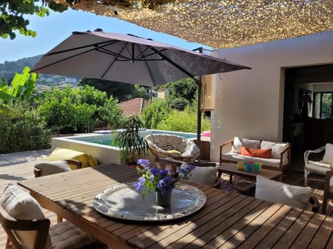 Terrasse avec piscine