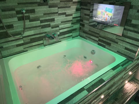 Jacuzzi