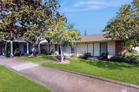 Welcome to your Napa Valley retreat at Silverado Resort — a charming single-story suite surrounded by manicured lawns and mature shade trees