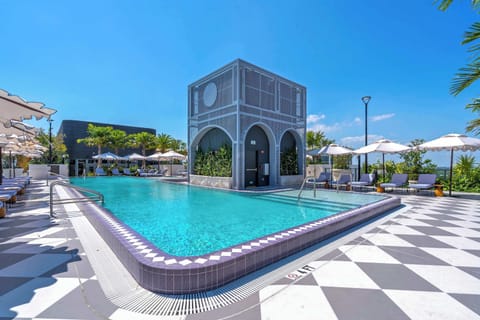 Dive into paradise at the stunning rooftop pool! Mediterranean-inspired arches, lush greenery, and crystal-clear waters make this the ultimate Wynwood escape. 