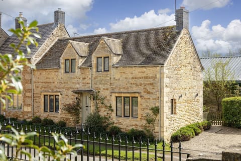 Sun Cottage - StayCotswold