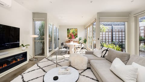 Relaxing light filled living & dining