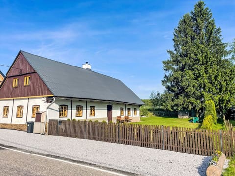 Wood, House, Cottage, Home, Swimming Pool, Porch, Door, Resort, Shade, Estate