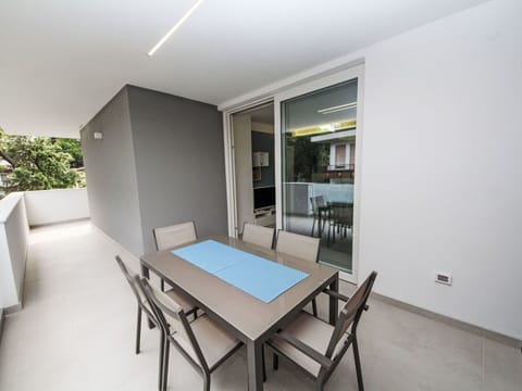 Wood, House, Cottage, Home, Swimming Pool, Porch, Door, Resort, Shade, Estate