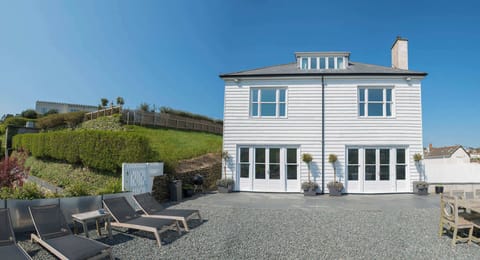 Charming coastal cottage with private outdoor space and countryside surroundings
