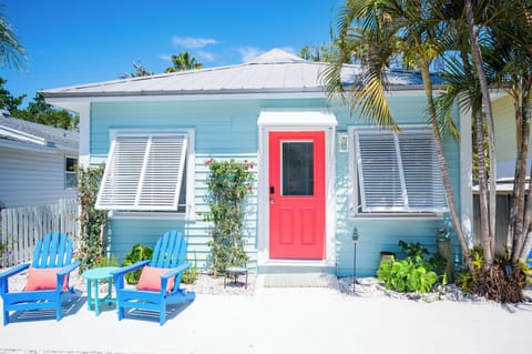 Welcome to C Glass Cottage a beautiful bungalow by the bay
