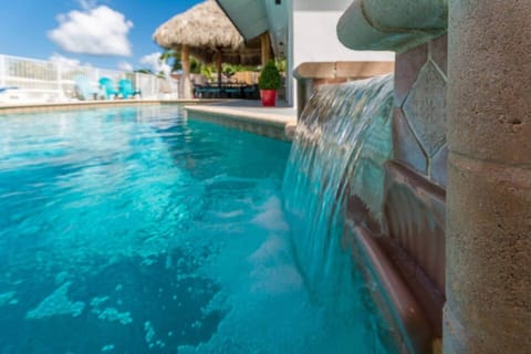 Heated Pool and Hottub