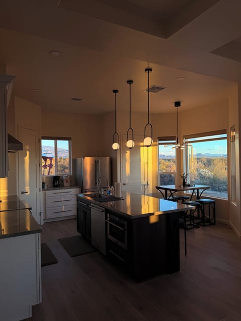 Full kitchen view. 