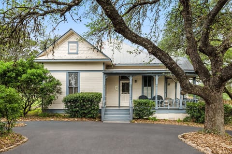 Welcome to your home away from home! A charming 2-bedroom, 1-bath main house paired with a private detached guesthouse.