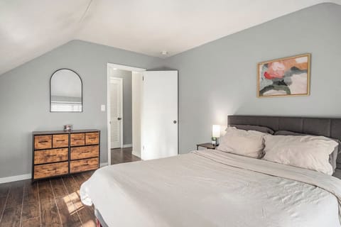 Bedroom - 616. 287. 2210
