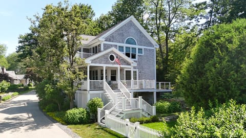 Welcome to 7 Orchard Lane!