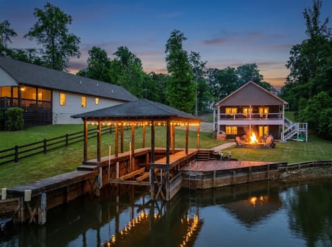 Where lake days begin and sunset memories are made