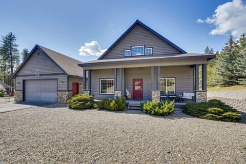 Ronald Vacation Rental | 2BR | 1BA | 1,300 Sq Ft